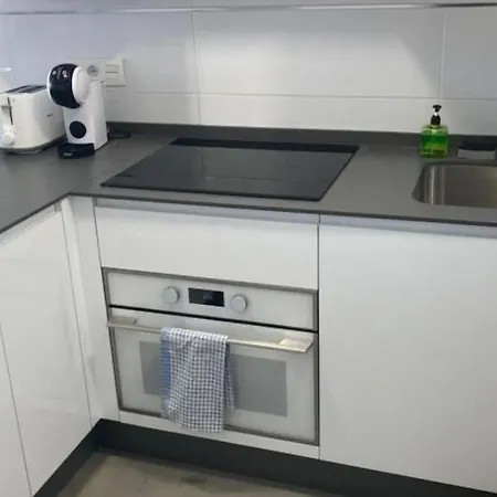 Modern 2 Bed With Sea Views, Bonanza Apartment *